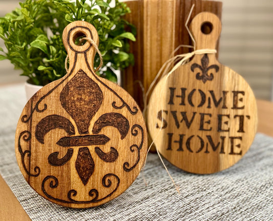 Louisiana-Inspired Mini Cutting Board: Hand-Engraved Acacia Wood Serving Tray, Handcrafted Kitchen Decor And Gifts!