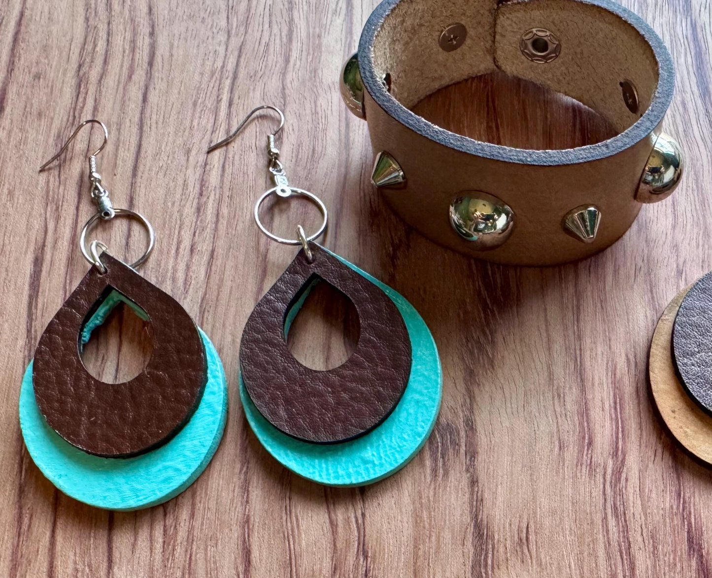 Handcrafted Leather Teardrop Earrings: Brown & Turquoise Boho Dangles
