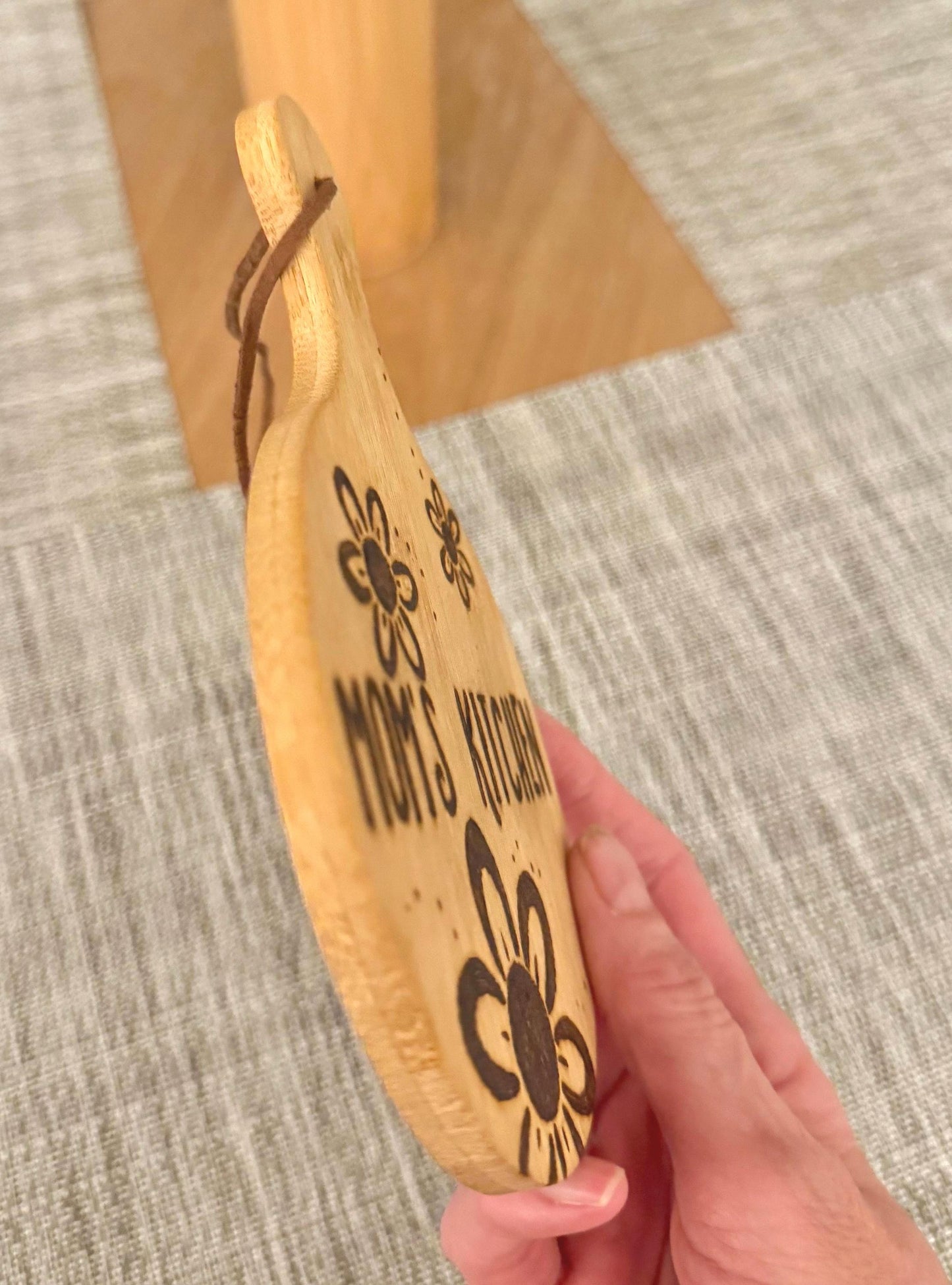 Hand-Engraved Bamboo Cutting Board: Mom's Kitchen Decor